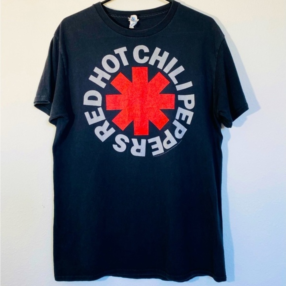 Vintage Red Hot Chili Peppers T Shirt Band Tee Graphic Print Womens Size Medium